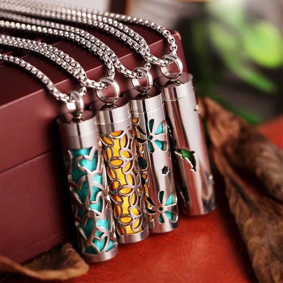 Halsband med aromaterapihänge i rostfritt stål