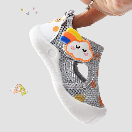 Halkfria andningsbara babyskor för vår och sommar