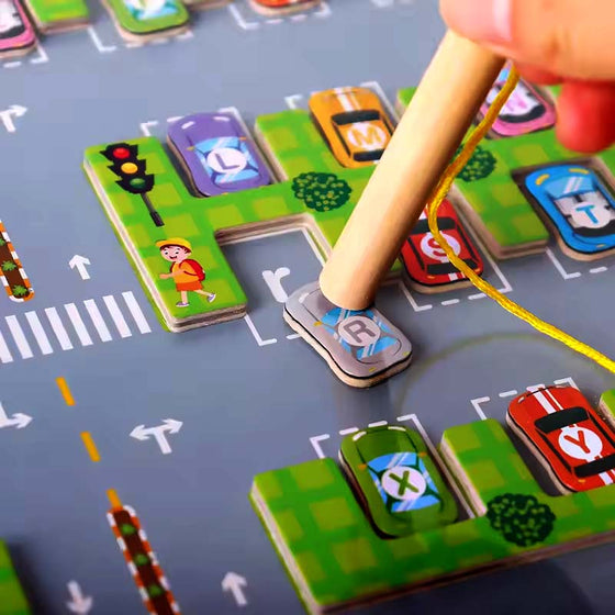 Magnetisk alfabetisk bilparkleksak