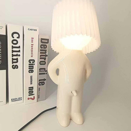 En liten blyg man kreativ lampa