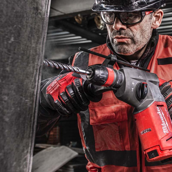 Fyra blad serrerat excentriskt borr