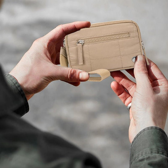 Quiltad handledsväska med armband