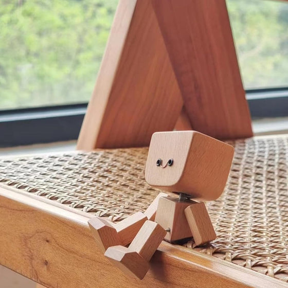 Skakande träfigur-man