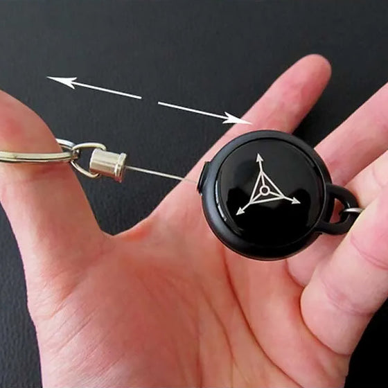 Nyckelbricka med infällbar stållina