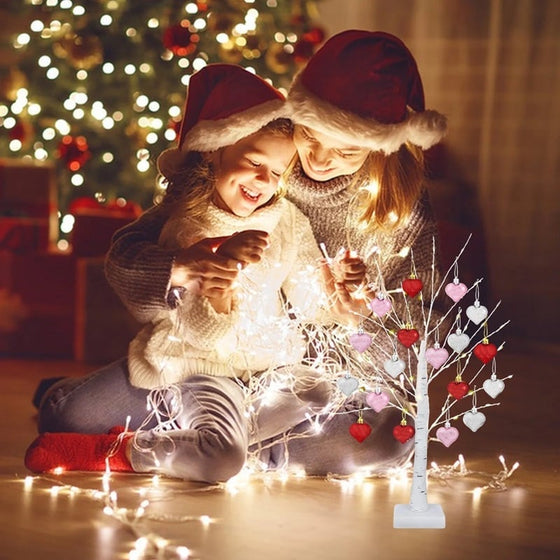 LED-Bordslampa I Björk Med 18 Hjärtdekorationer