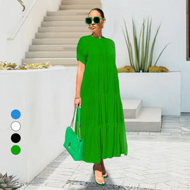 Enfärgad volangklänning i stor storlek med knappar