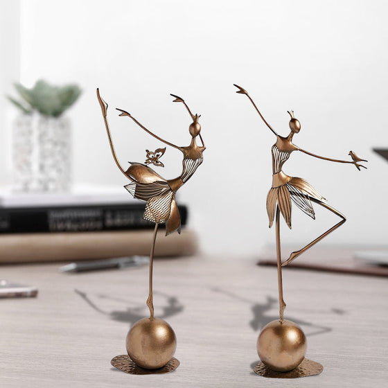 Förtrollande dansande trädgårdsflicka