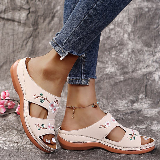 Broderade blomsandaler för kvinnor