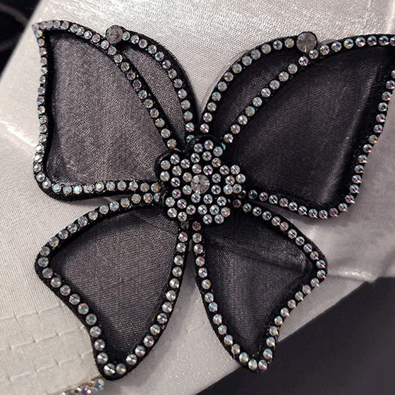 Basebollkeps med fjärilsljus strass