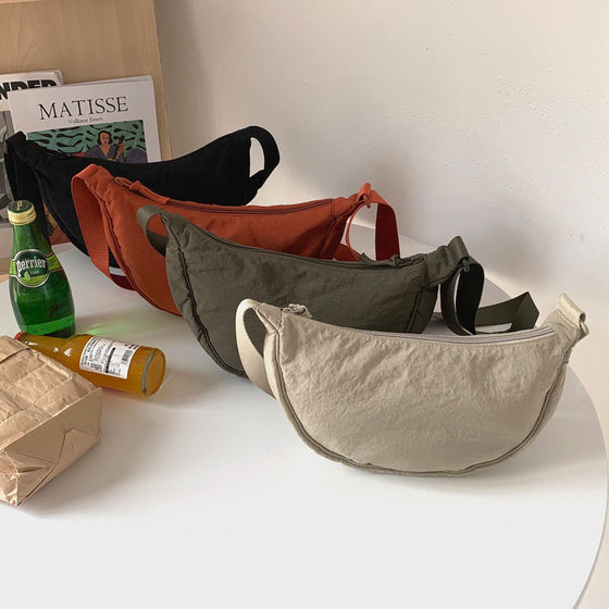 Halvmåne Crossbody-väska