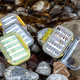 Vattentät flugfiskeredskap med fler fack