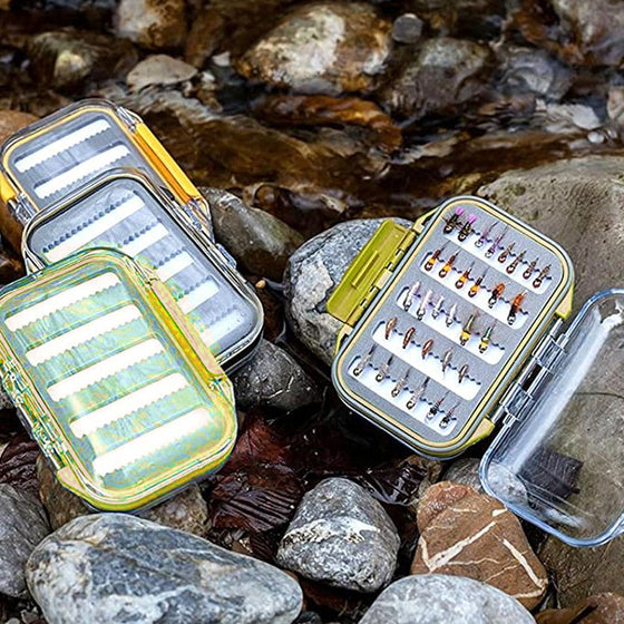 Vattentät flugfiskeredskap med fler fack