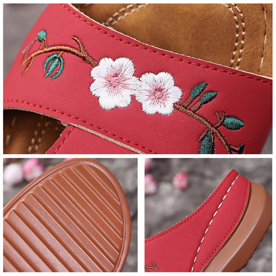 Broderade blomsandaler för kvinnor
