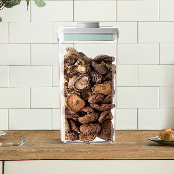 Lufttät stapelbar behållare