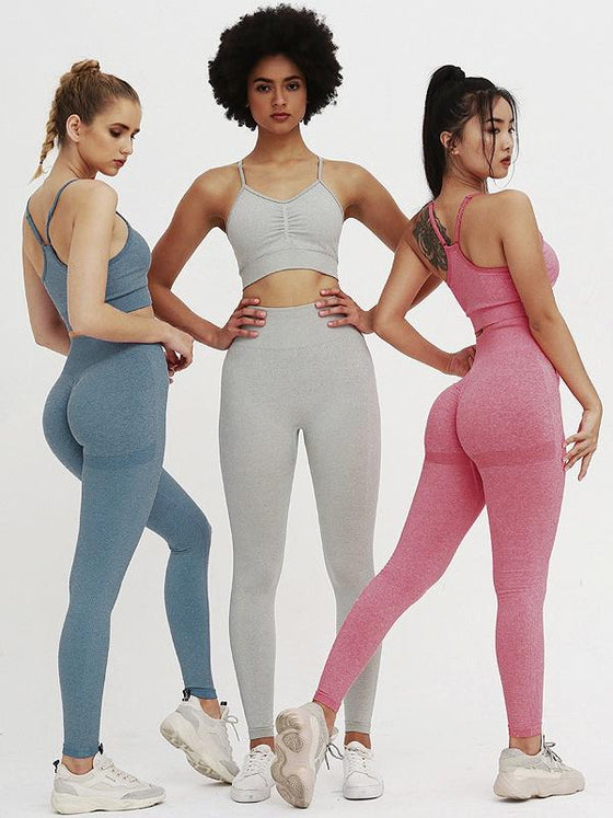 Sportig vanlig yogadräkt med spaghettiband