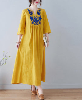 Broderad lång klänning