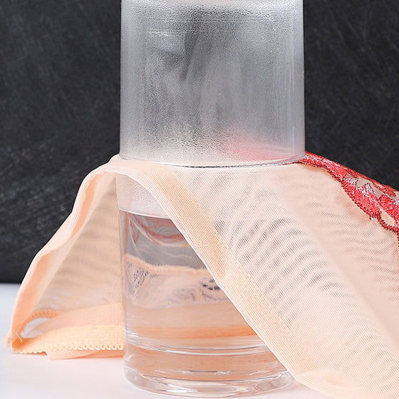 Högmidjade spetsbroderade trosor