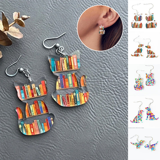 Kattörhängen med böcker