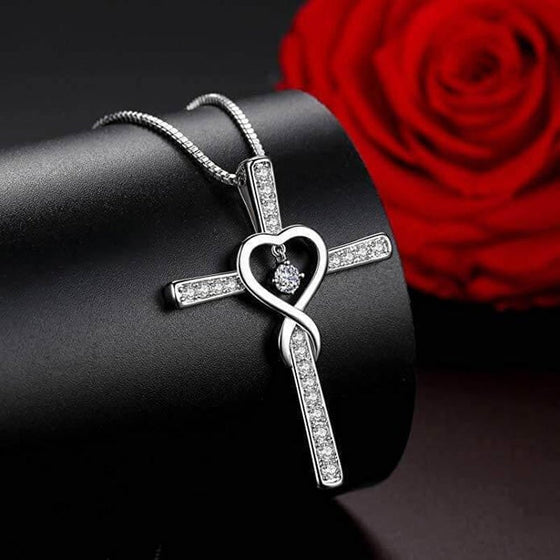 Zirkon hjärtkorshalsband
