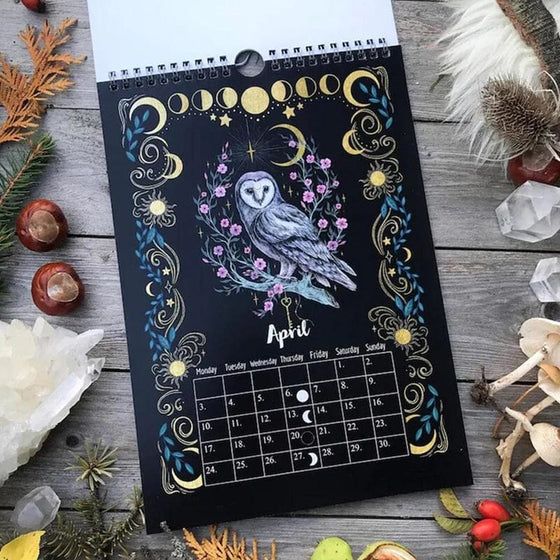 2023 Dark Forest Månkalender Mystiska djurs kalender