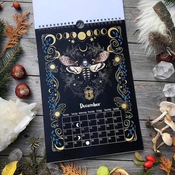 2023 Dark Forest Månkalender Mystiska djurs kalender