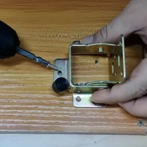 Fällbart låsgångjärn