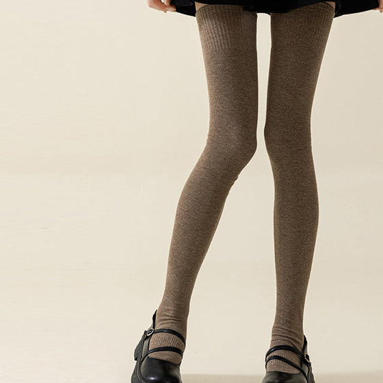 Förtjockade höga strumpor