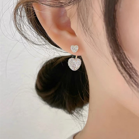 Dinglande zirkonörhängen