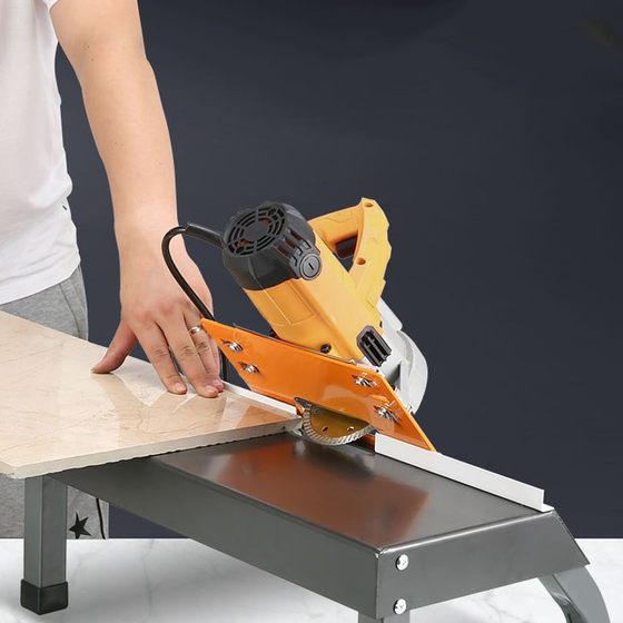 Bottenplatta för skärmaskin