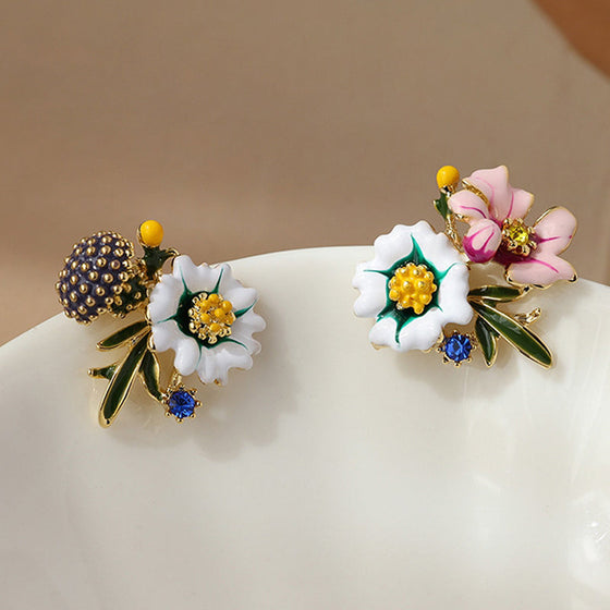 Daisy Flower asymmetriska örhängen