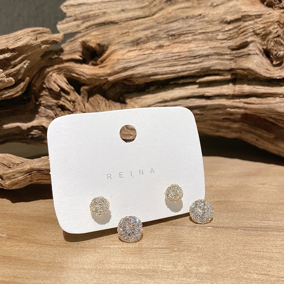 Dinglande zirkonörhängen