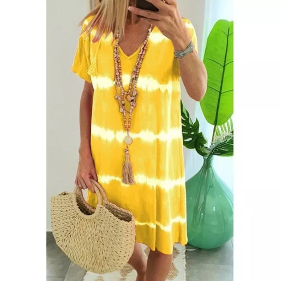 Kortärmad klänning med tie-dye tryck