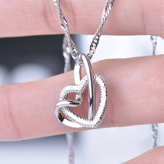 Frostat dubbelt hjärta halsband