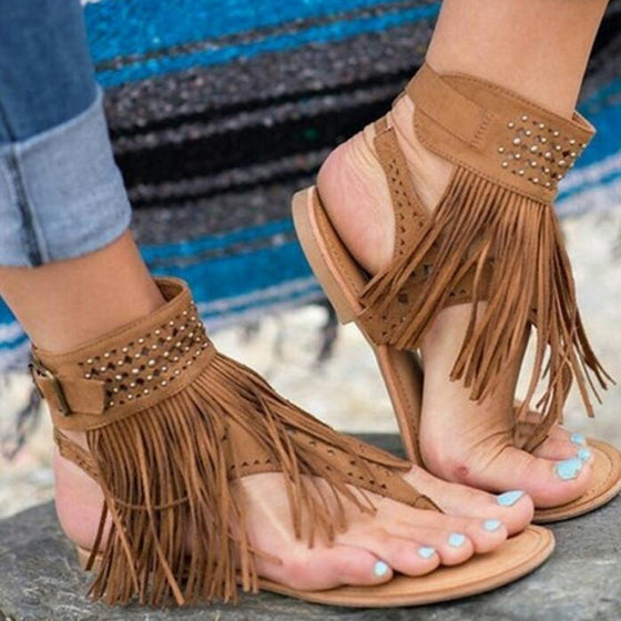 Bohemiska pärlad fiskbenssandaler