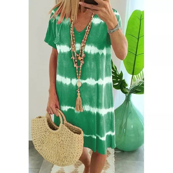 Kortärmad klänning med tie-dye tryck