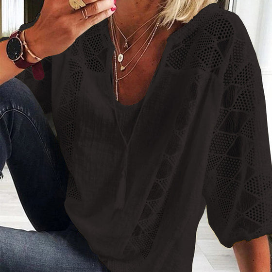 Topp med trekvart arm med blonder og U-hals