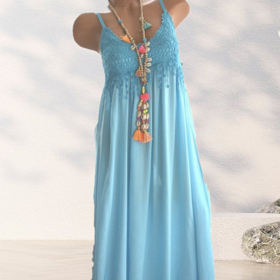 Enfärgad camisoleklänning med spetspanel