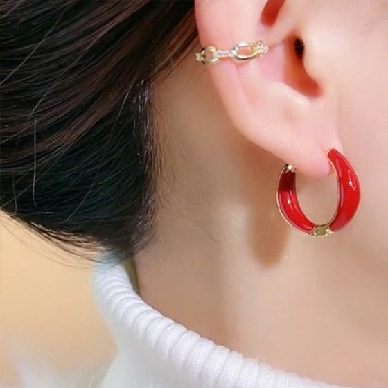 Eleganta och trendiga örhängen i hoops-stil