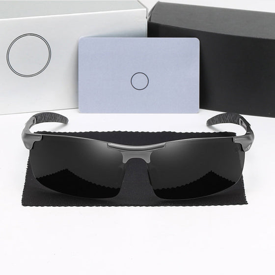 Herrsolglasögon med fotokromatiska linser och antireflekterande polariserade linser