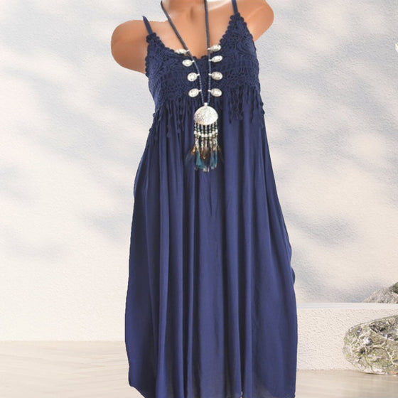 Enfärgad camisoleklänning med spetspanel