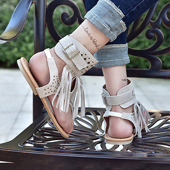 Bohemiska pärlad fiskbenssandaler