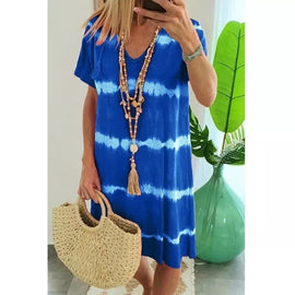 Kortärmad klänning med tie-dye tryck