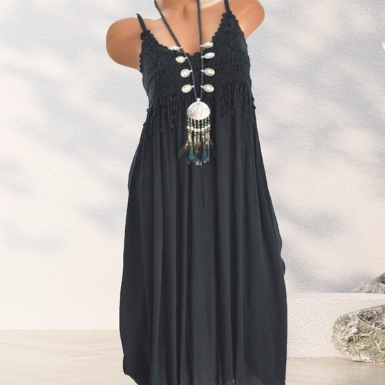 Enfärgad camisoleklänning med spetspanel