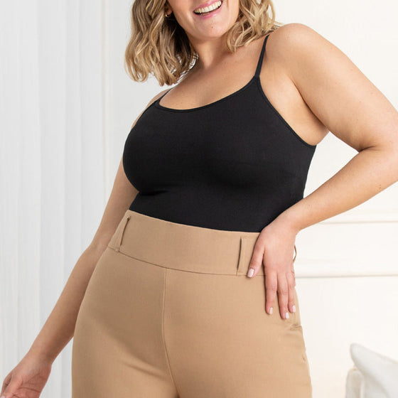 Långt smalande magkontrollerande kamisole