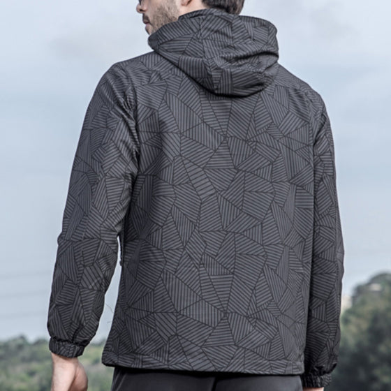 Vattentät och andningsbar jacka