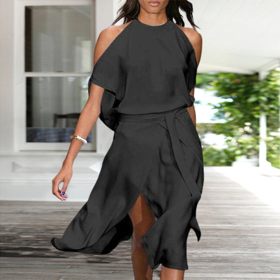 Enfärgad midiklänning med kall axel