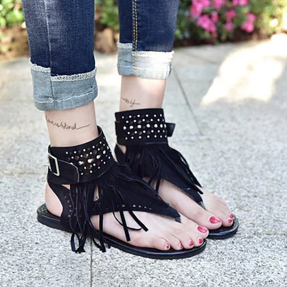 Bohemiska pärlad fiskbenssandaler