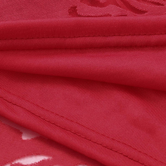 Lång klänning i spets med rund hals och kort ärm