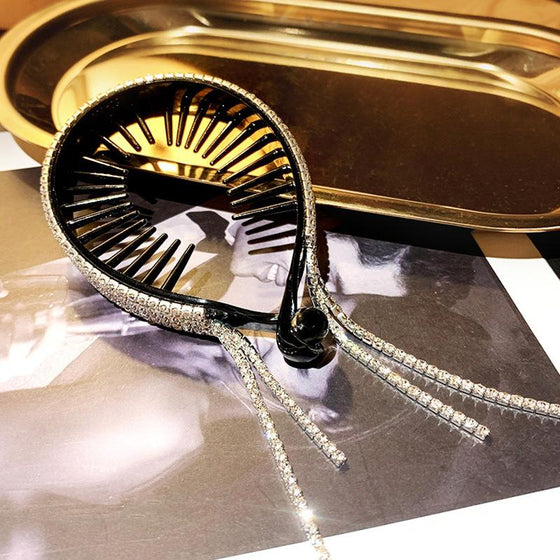 Elegant huvudbonad med Rhinestone Pom Pom