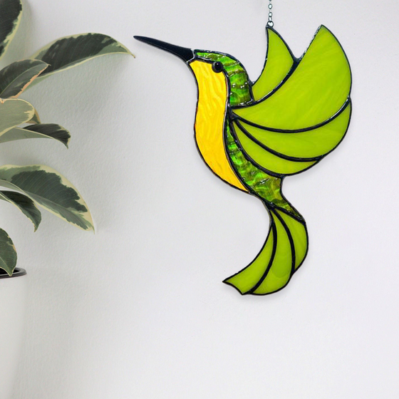 Kolibri färgade fönsterhängsmycke